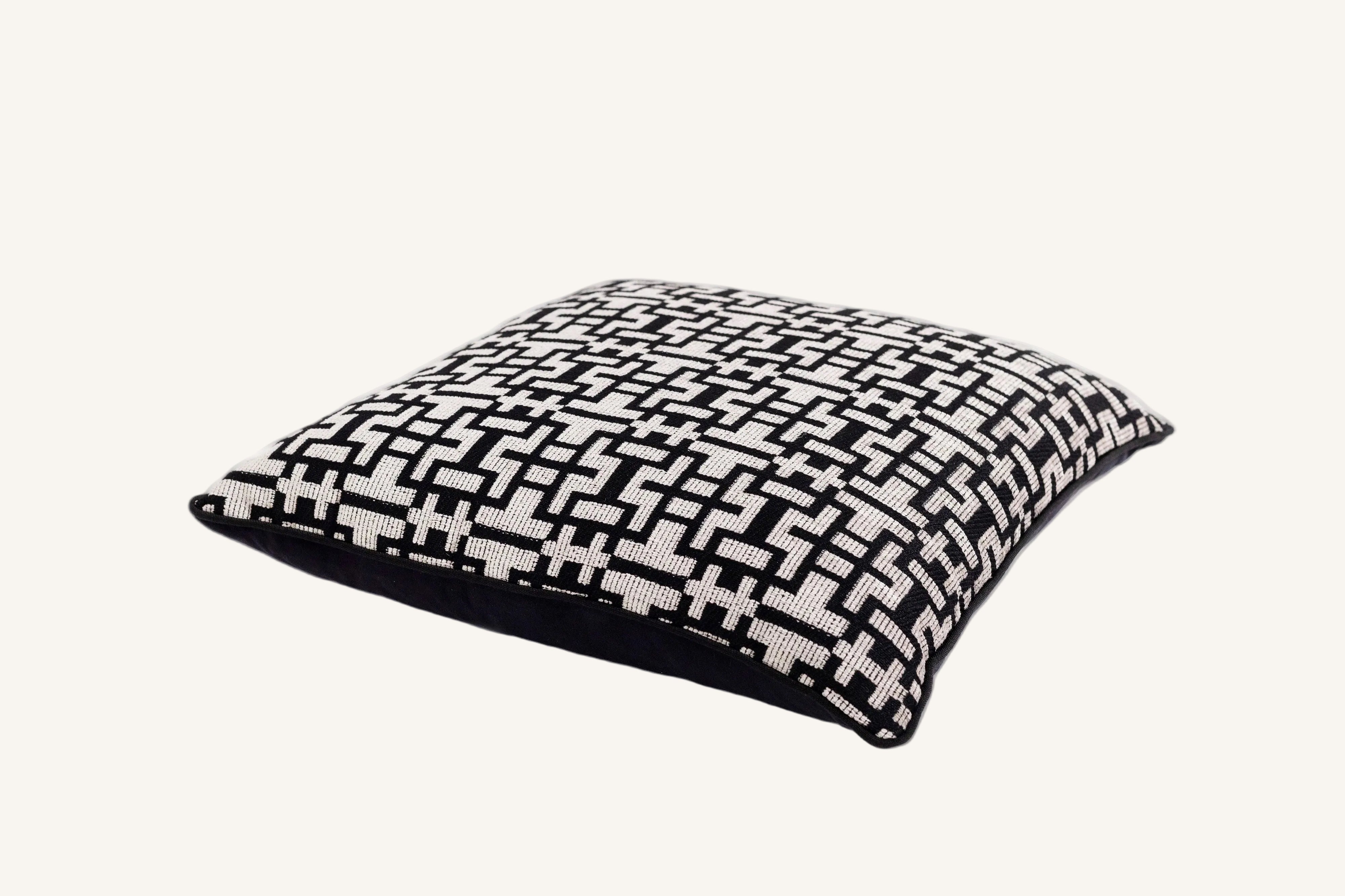 CUSHION No.05
