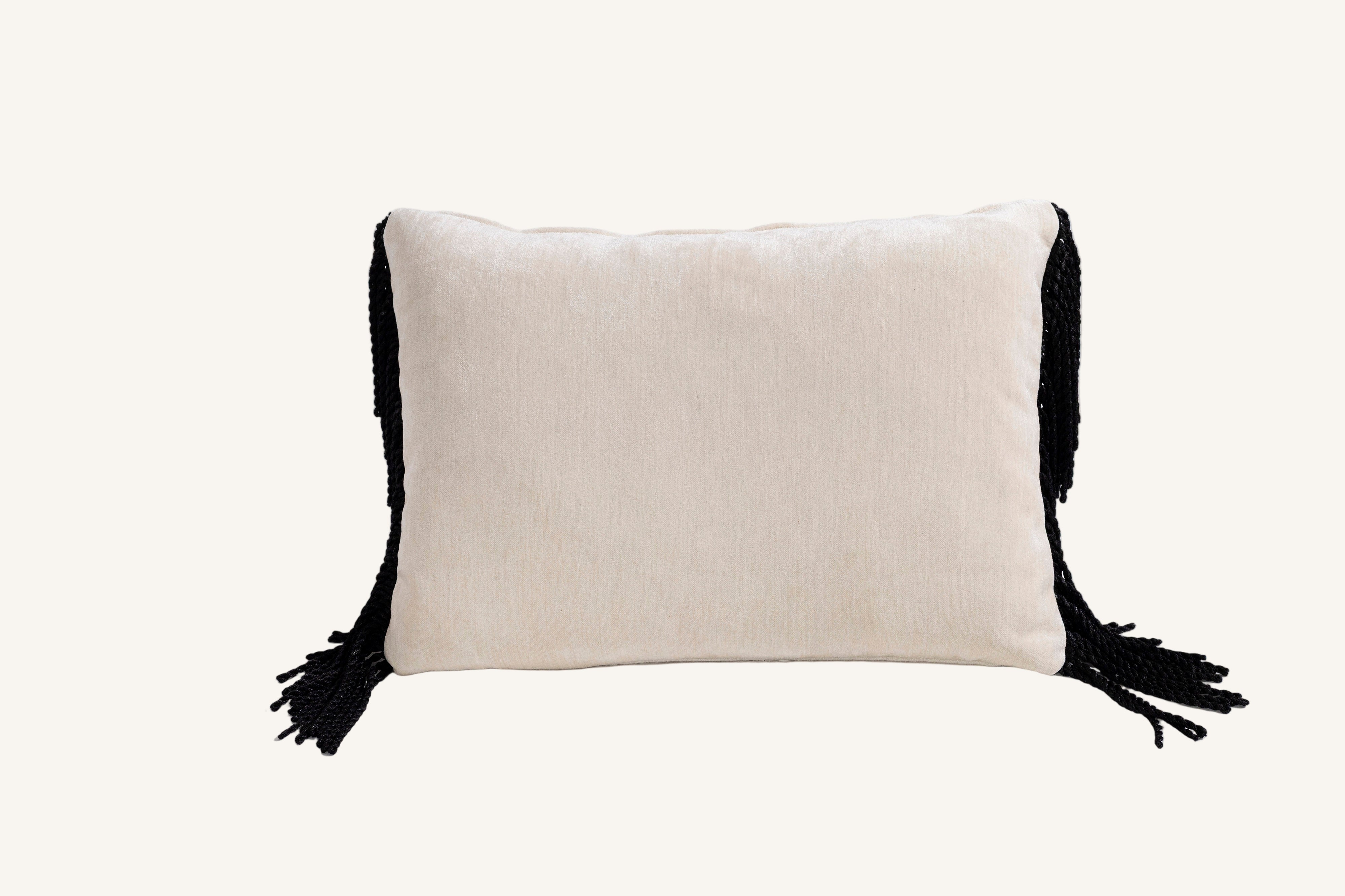No.08 CUSHION