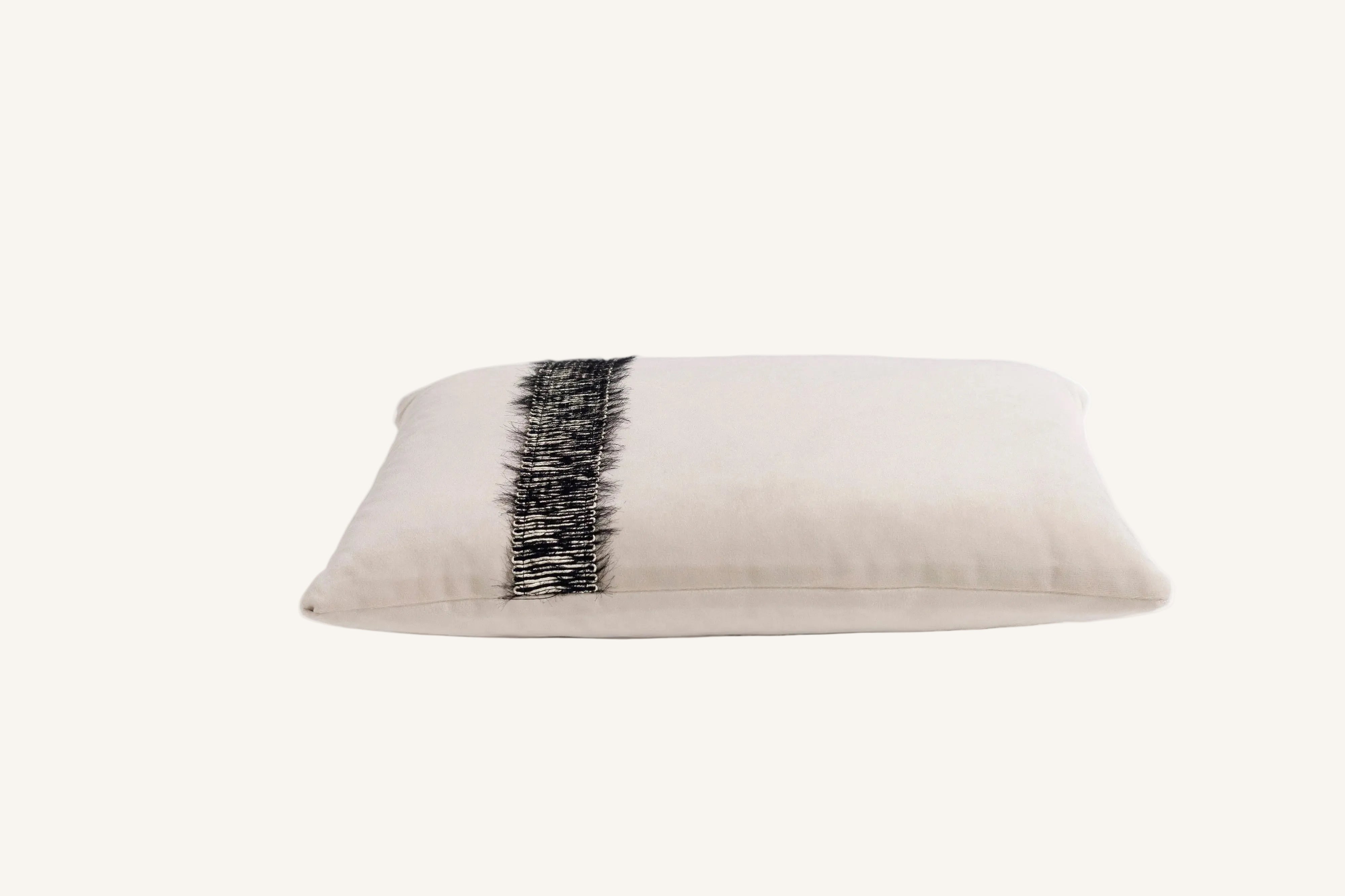 No.07 CUSHION