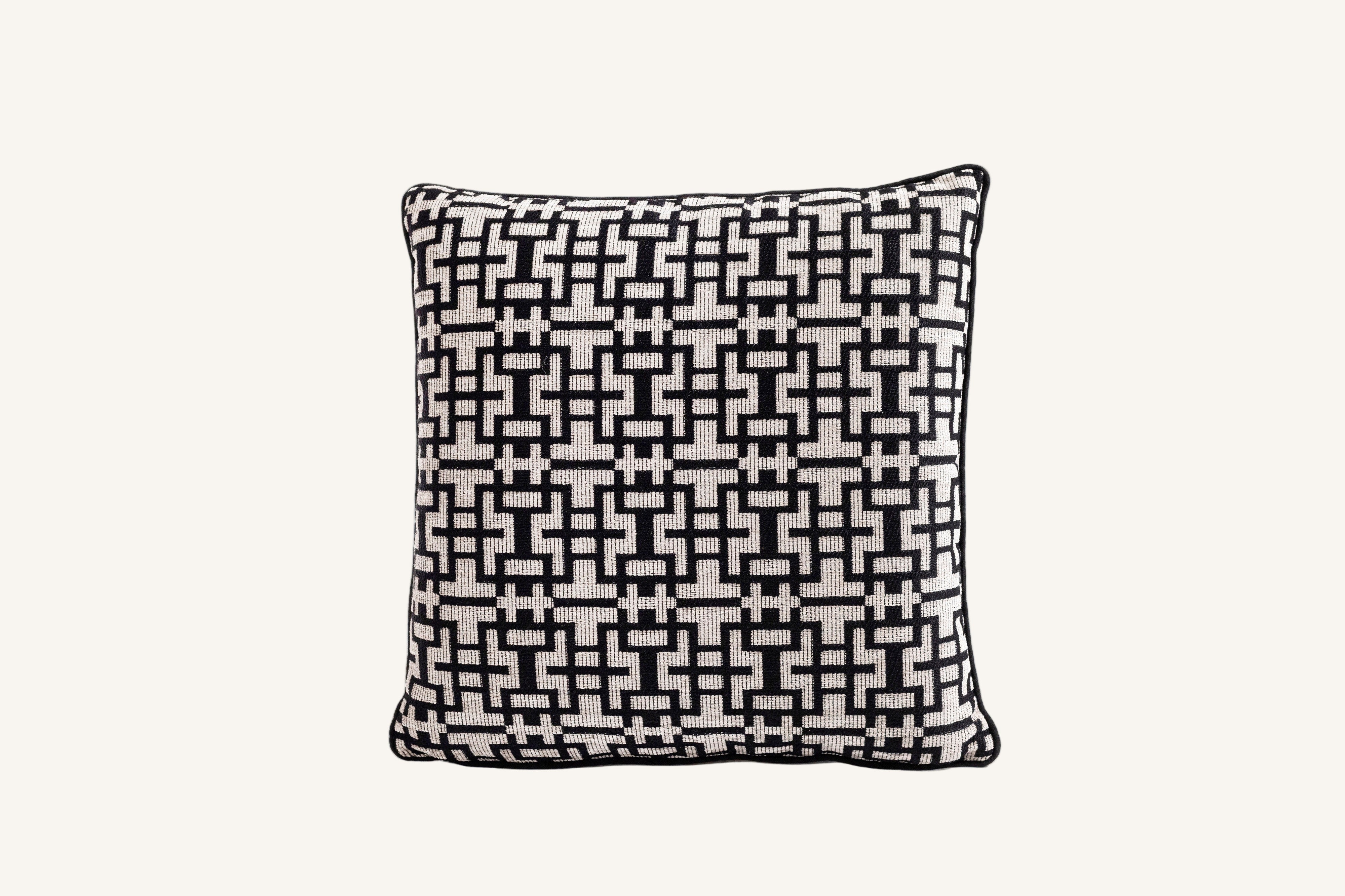 No.05 CUSHION